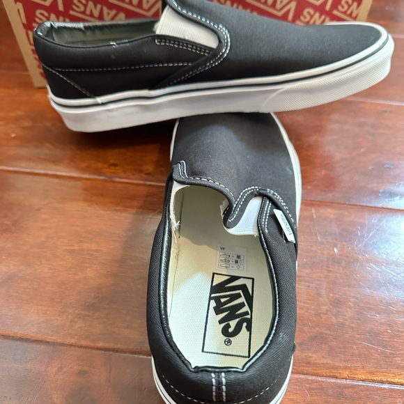 VANS Unisex Classic Slip-On - Picture 2 of 3